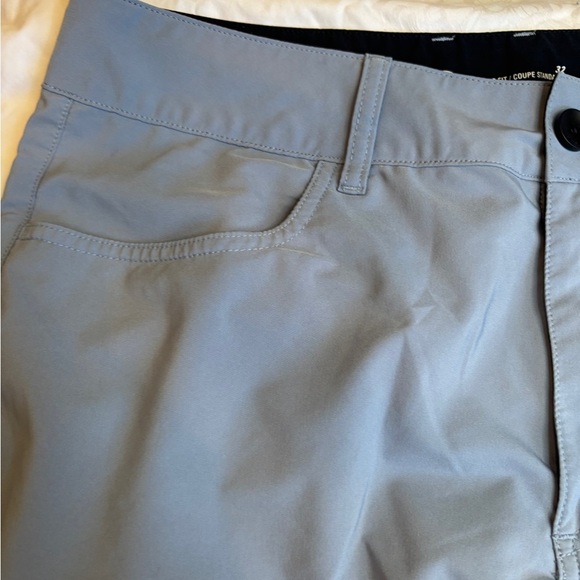 Oakley Men's Light Gray Hybrid Shorts - Picture 5 of 10